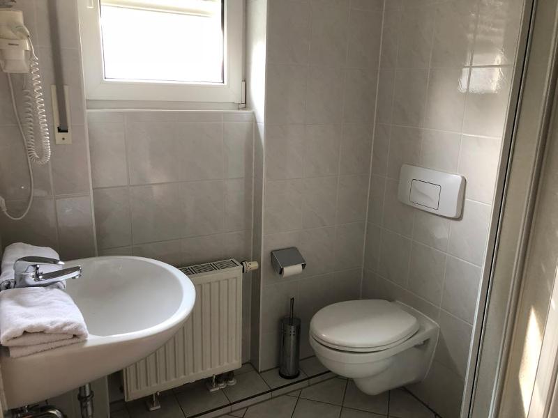 Double or Twin Room with Shower image 2