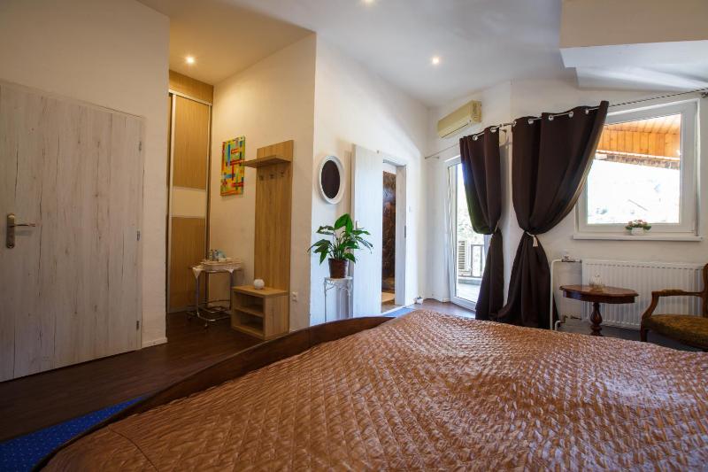 Double or Twin Room image 2