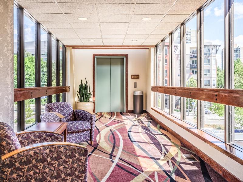 University Place Hotel and Conference Center - image 15