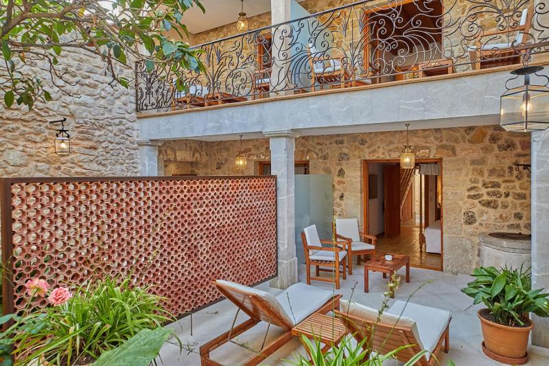 Double Room with Terrace with Hot Tub - Annex  image 4