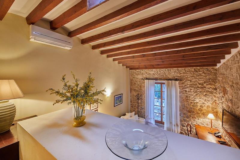 Suite with Hot Tub image 3