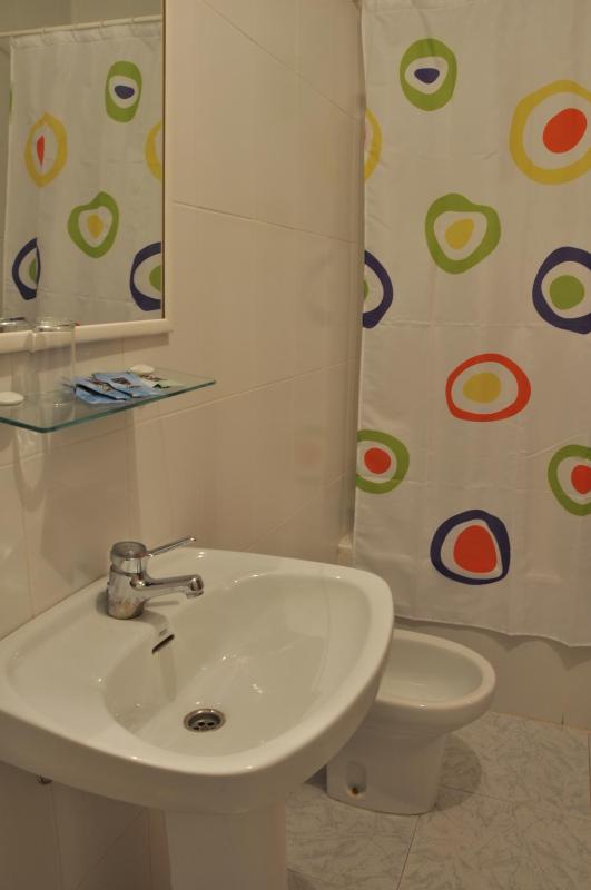 Double or Twin Room image 4