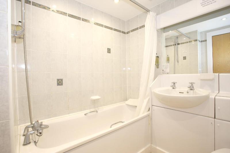 Triple Room image 2