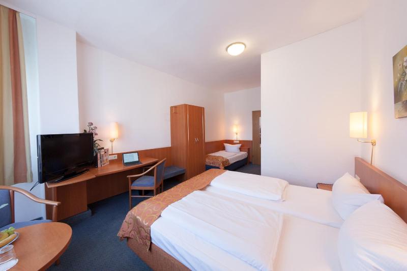 Triple Room image 1