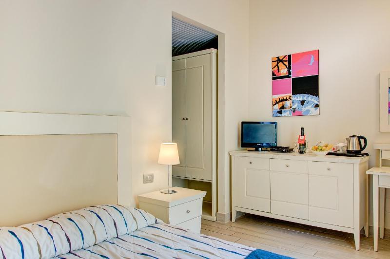 Standard Single Room image 4