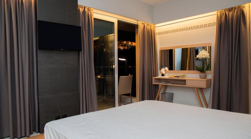 Acropolis Corner Suite with Balcony image 4
