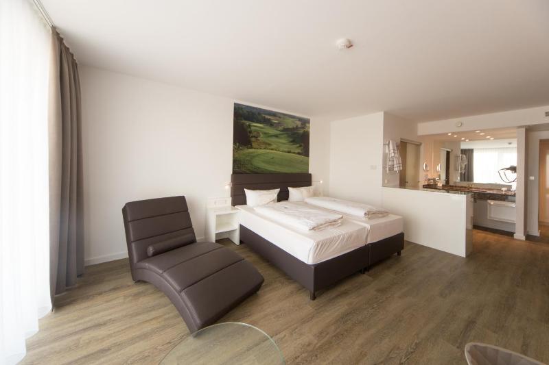 Business Double Room image 3