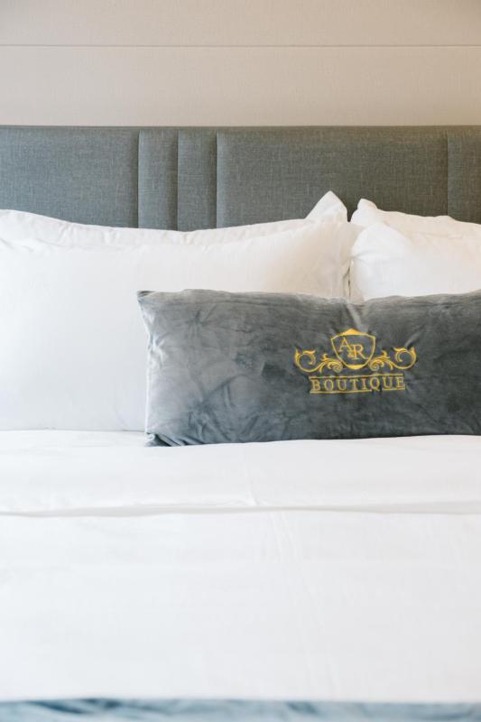 Standard Queen Room image 1