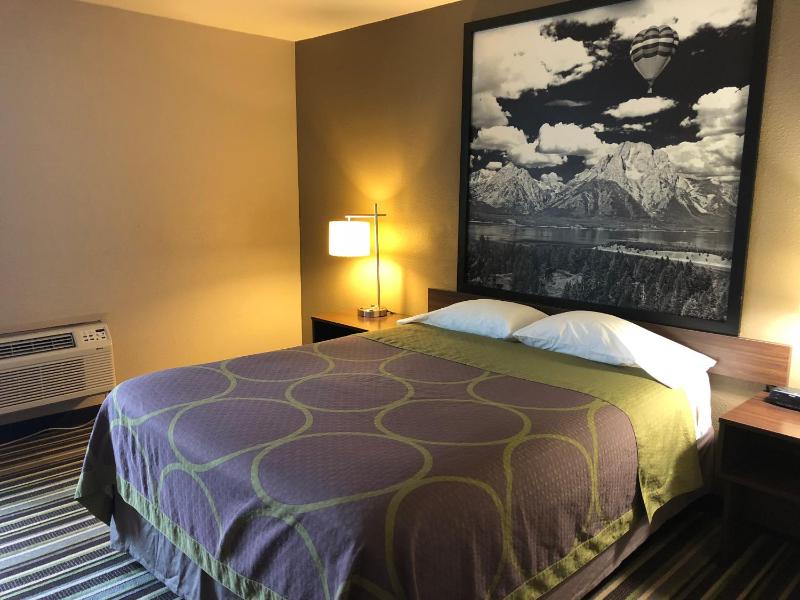 Deluxe Queen Room - Non-Smoking image 2