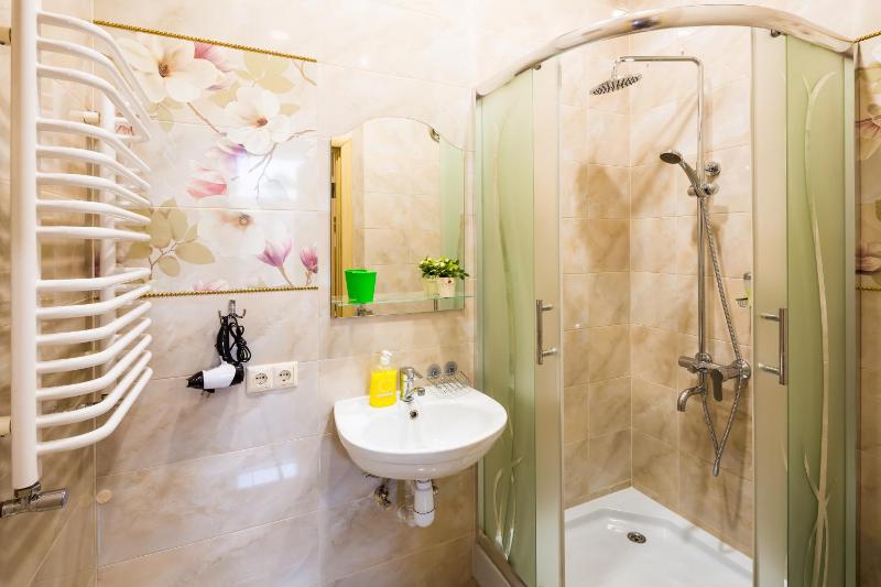 Apartment on Lesya Kurbasa 7 - image 4