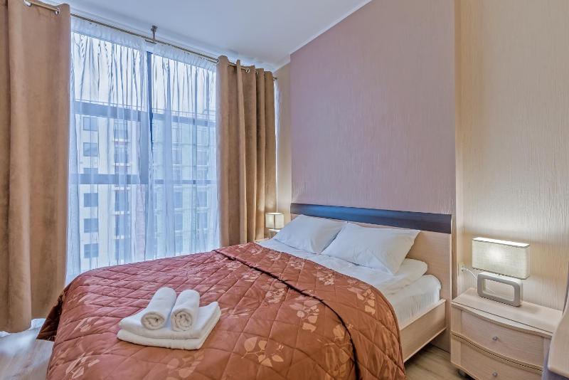Studio Apartment with Balcony image 1