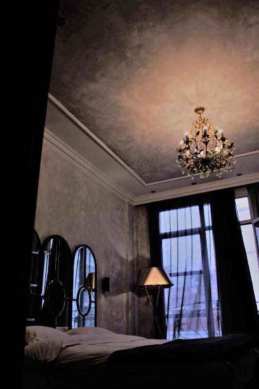 Deluxe Room image 2