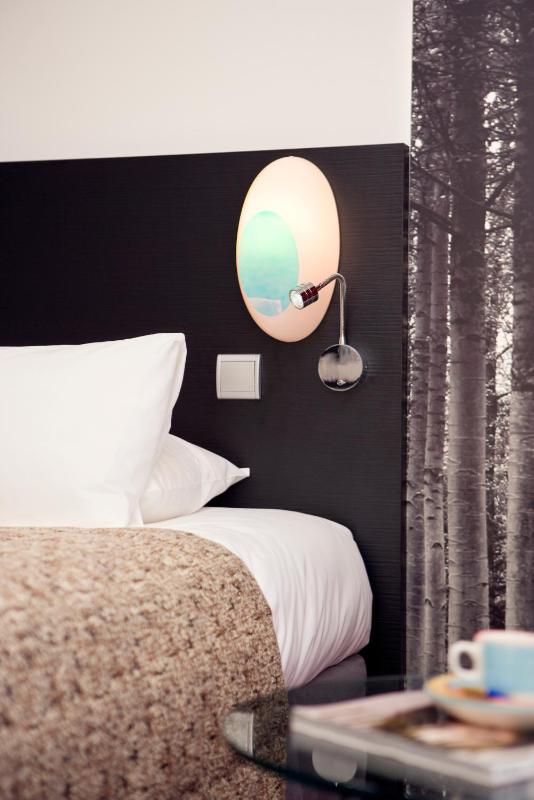 Classic Twin Room image 2