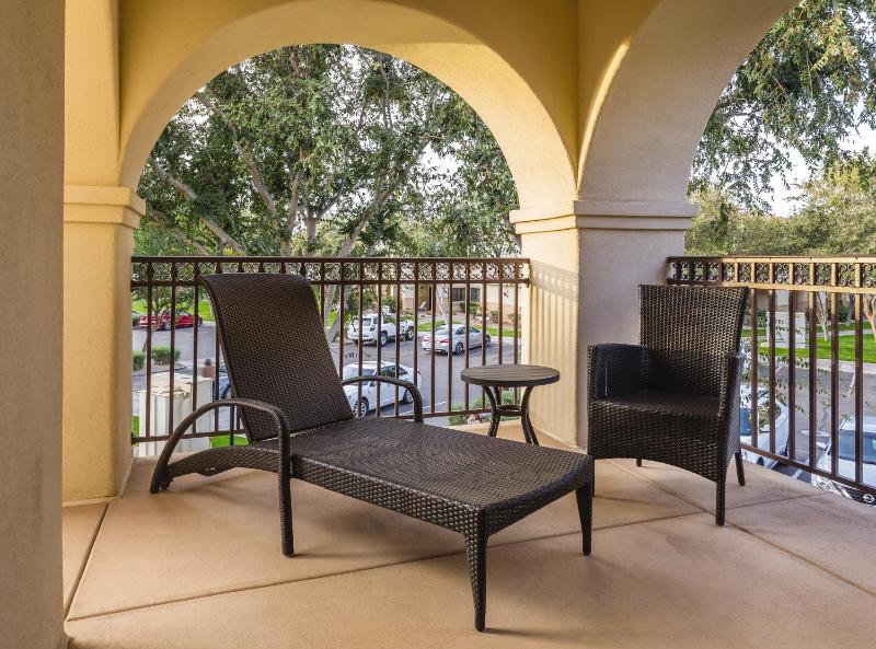 One-Bedroom Suite with Sofa Bed image 1