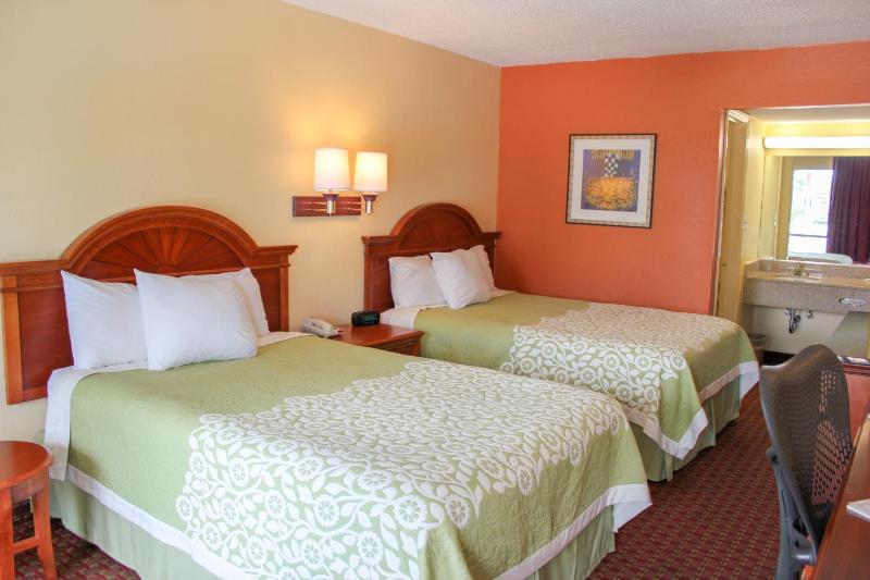 Standard Double Room with Two Double Beds - Non-Smoking image 2