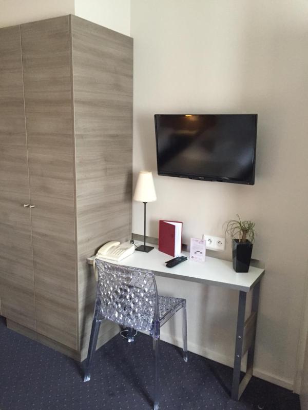Superior Twin Room image 2