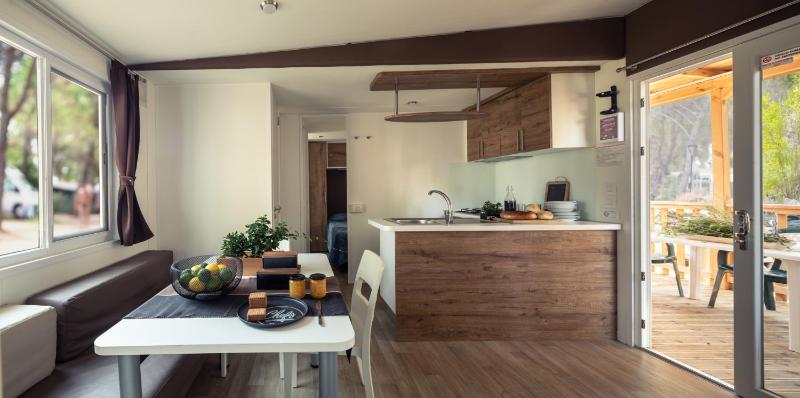 Mobile Home with 3 bedrooms image 4