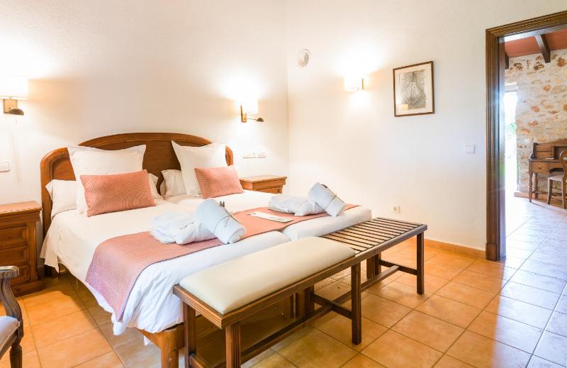 Suite with Terrace & Spa Access image 2