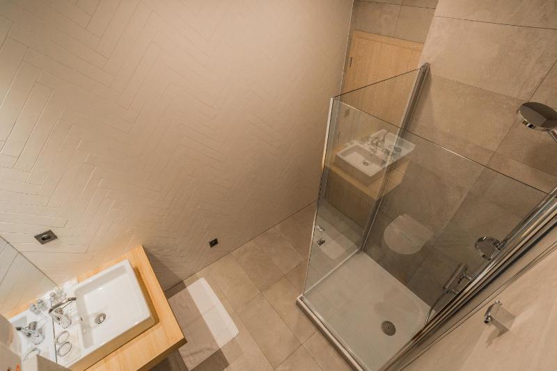 Deluxe Double Room with free Pool and Fitness image 2