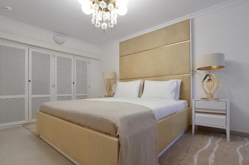 Executive Suite image 2