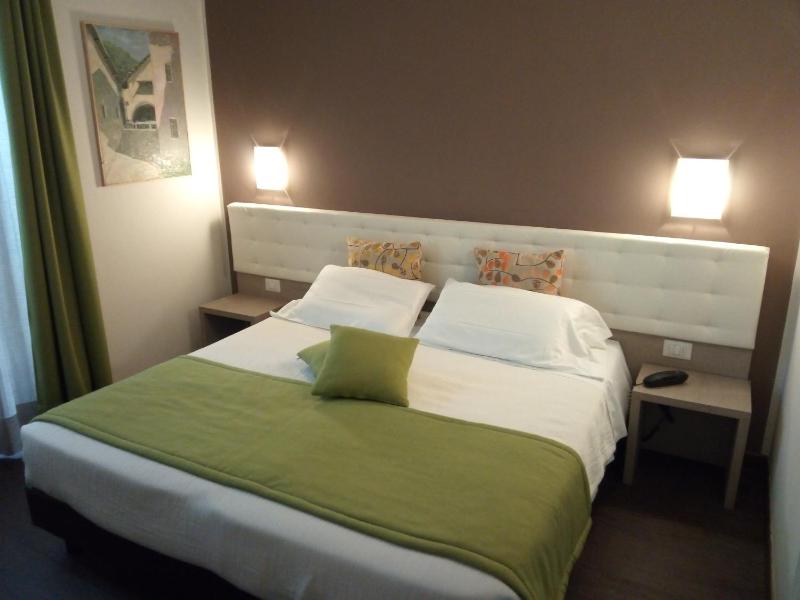 Double Room image 1