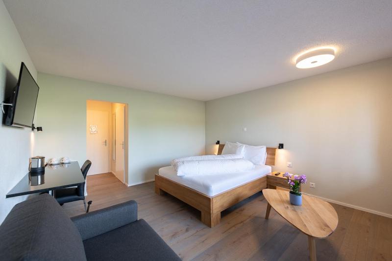 Triple Room with Balcony image 3