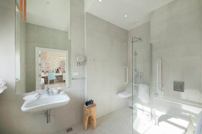 Double or Twin Room - Disability Access image 2