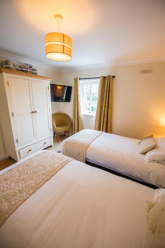 Twin Room image 1