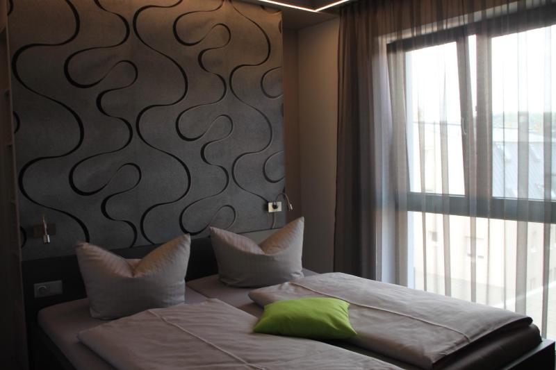 Double Room with City View image 4