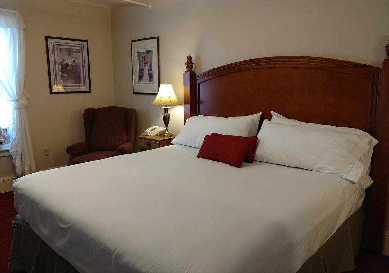 Superior King Room image 4