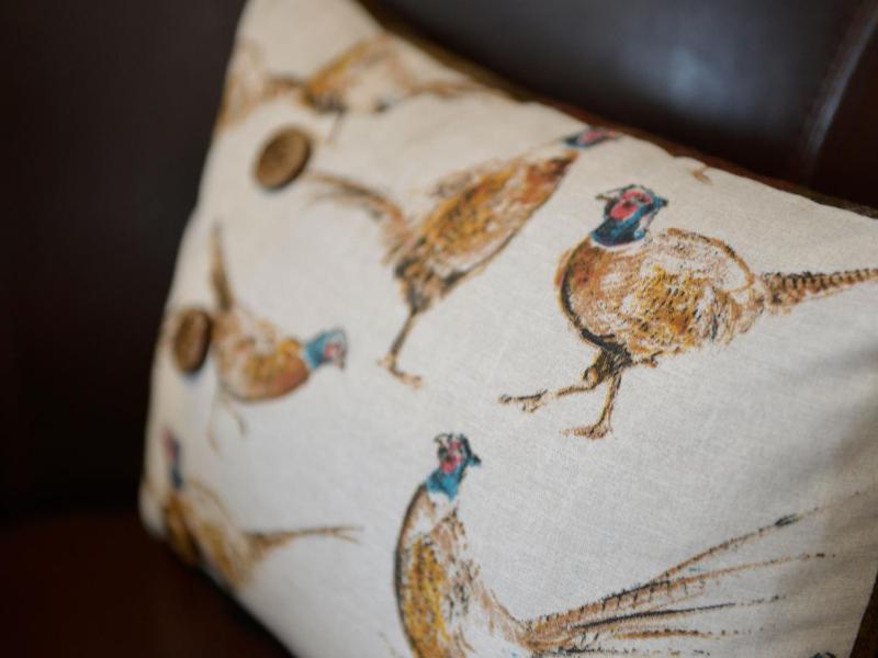 Deluxe King Room - Pheasant image 4