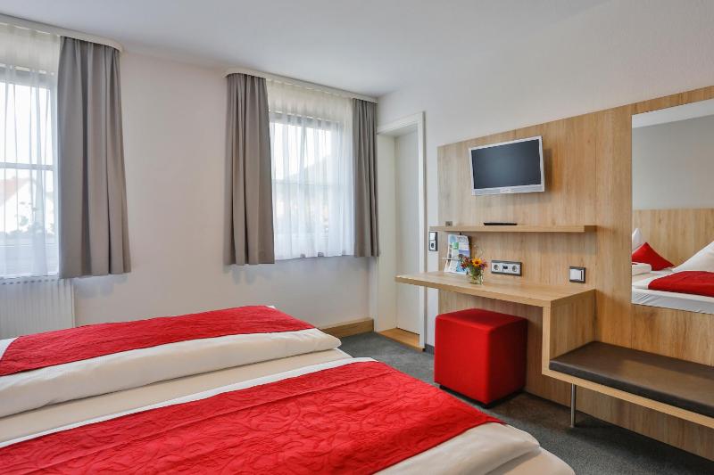 Double Room image 4