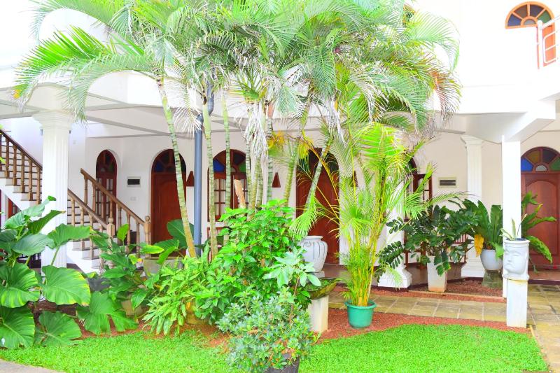 Royal Beach Hotel Hikkaduwa - image 8