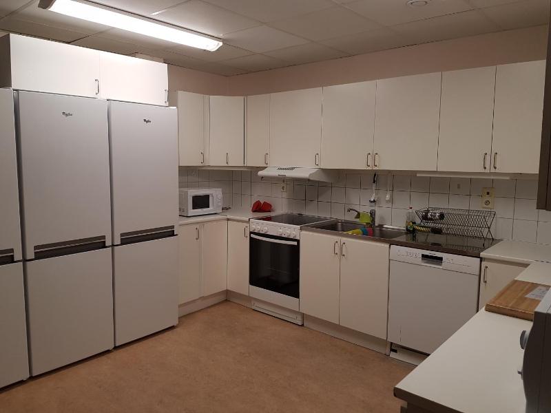 Single Room with Shared Bathroom image 1