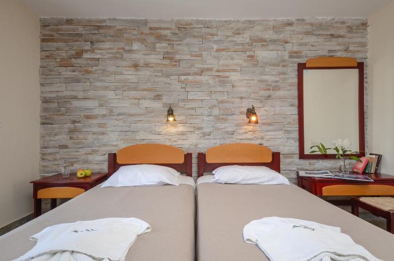 Superior Double Room image 1