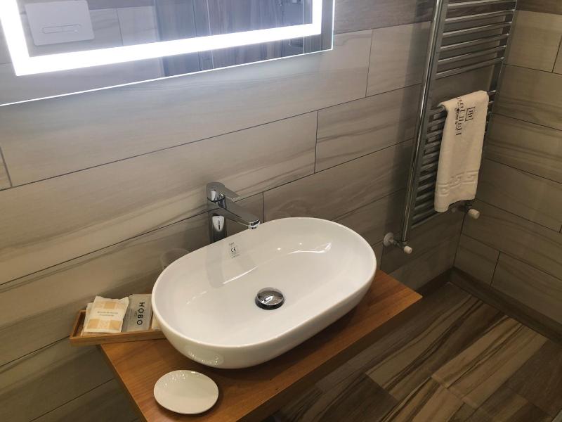 Double or Twin Room with Private Bathroom image 4