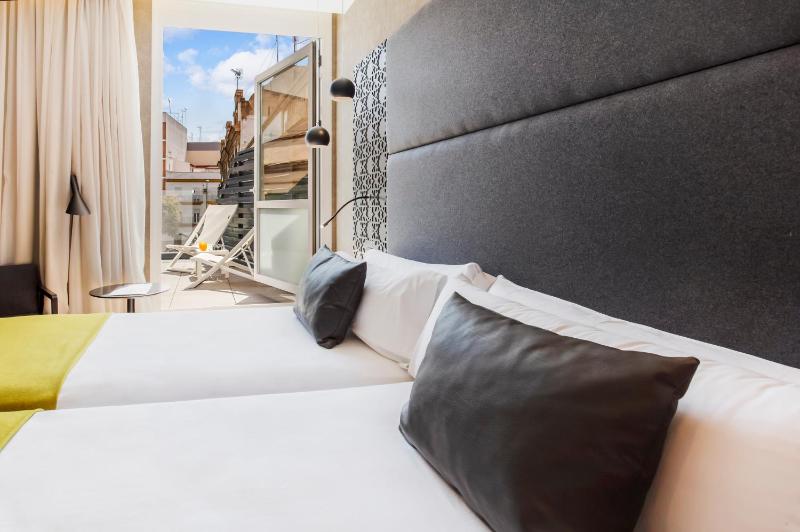 Premium Room with Terrace image 4