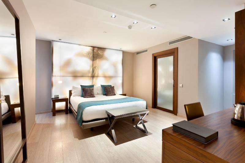 Double or Twin Room image 2