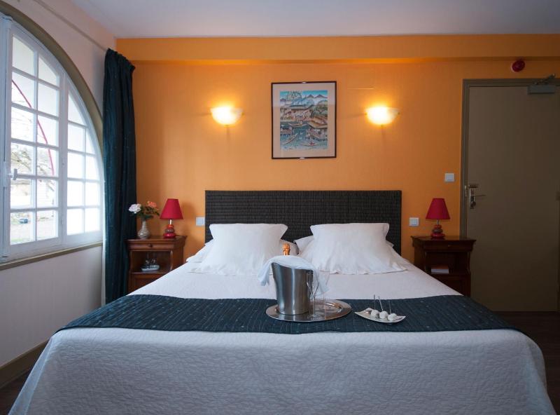 Double Room - Disability Access image 3