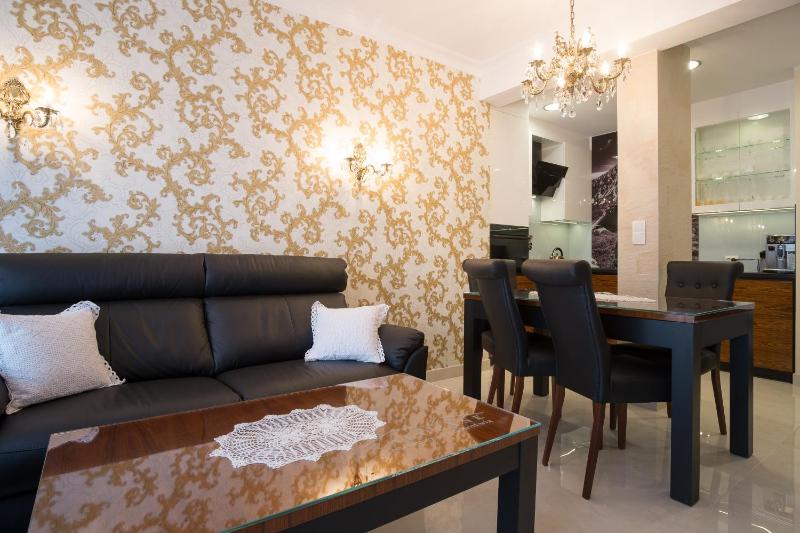 VIP Apartamenty POD KROKWIĄ SPA - image 7