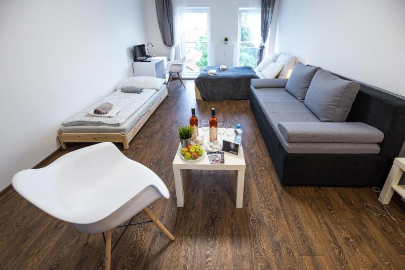 Deluxe Apartment with Balcony and Parking image 3