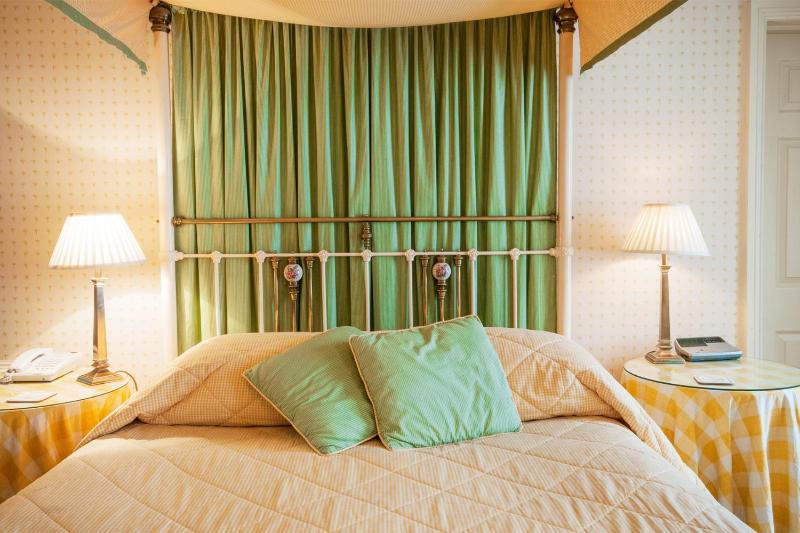 Deluxe Double Room image 3