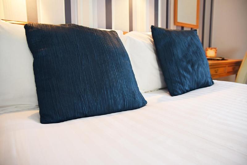 Standard Double Room image 3