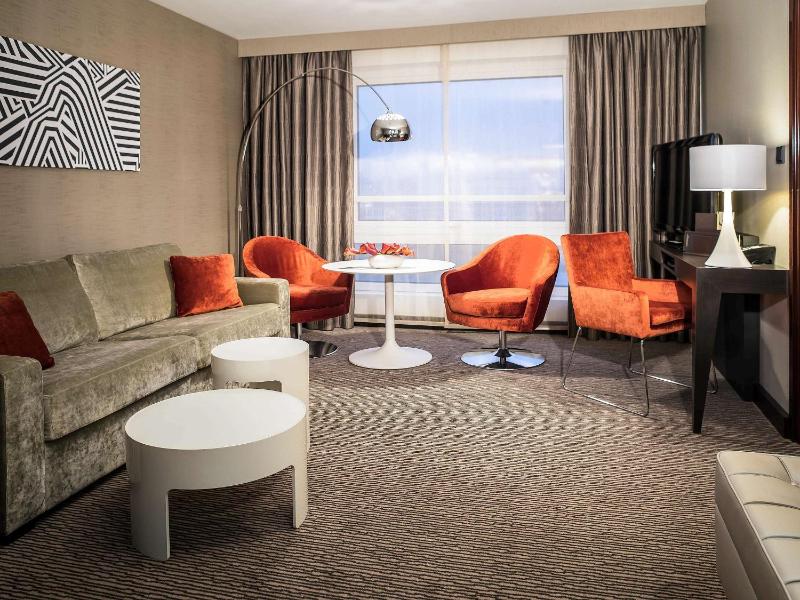 Prestige King Suite image 4