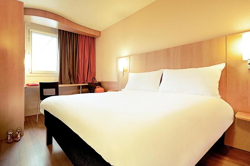 Standard Room with 1 Double Bed image 3