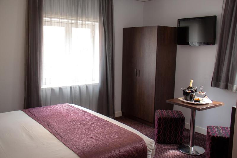 Deluxe Double Room image 2