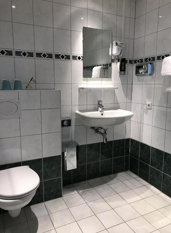 Deluxe Double Room image 3