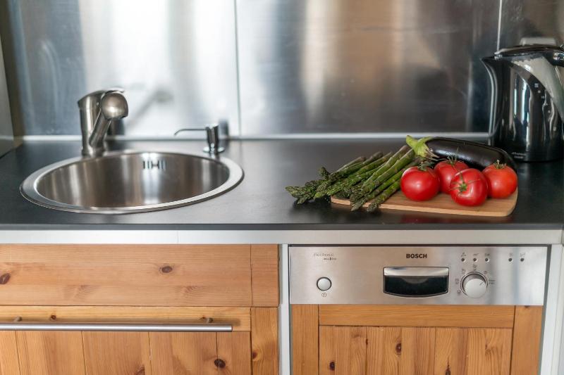 Studio Apartment image 2