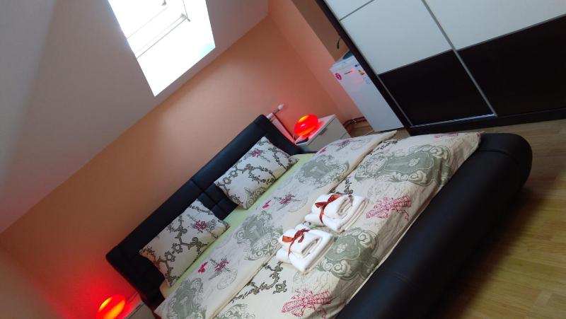 Triple Room with Shared Bathroom image 3