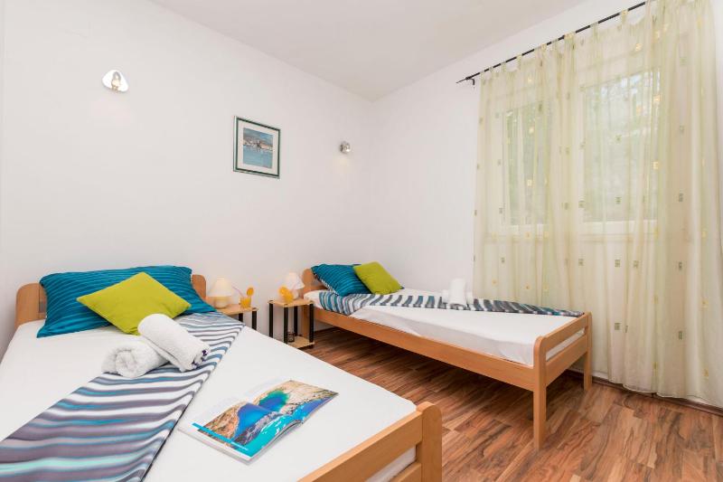 House Lisica - image 2